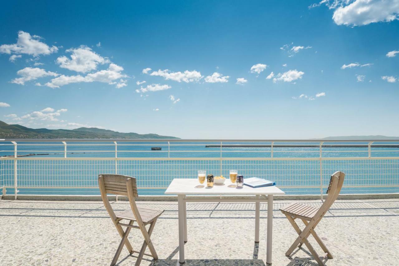 Apartamento Seafront Penthouse Leo Kalamata Exterior foto
